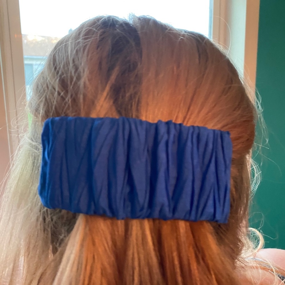 Blue hair clip❤️